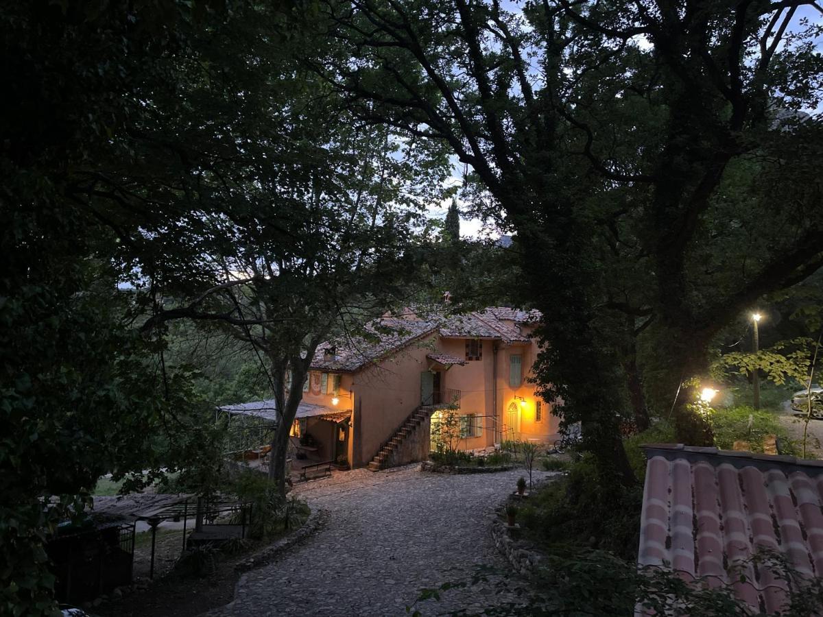 Maison d'Hôtes à Angouire Moustiers-Sainte-Marie Exterior foto