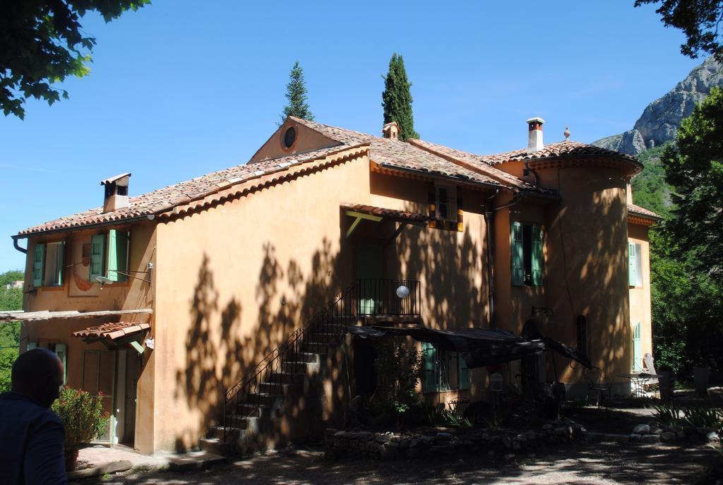Maison d'Hôtes à Angouire Moustiers-Sainte-Marie Exterior foto